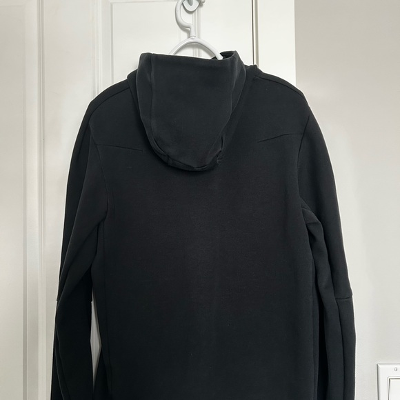 Black Nike Tech Fleece - Picture 2 of 2